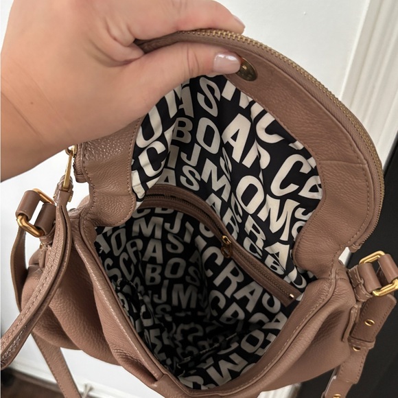 Marc Jacobs Original Large Percy Crossbody in Taupe/Gray - Picture 3 of 4